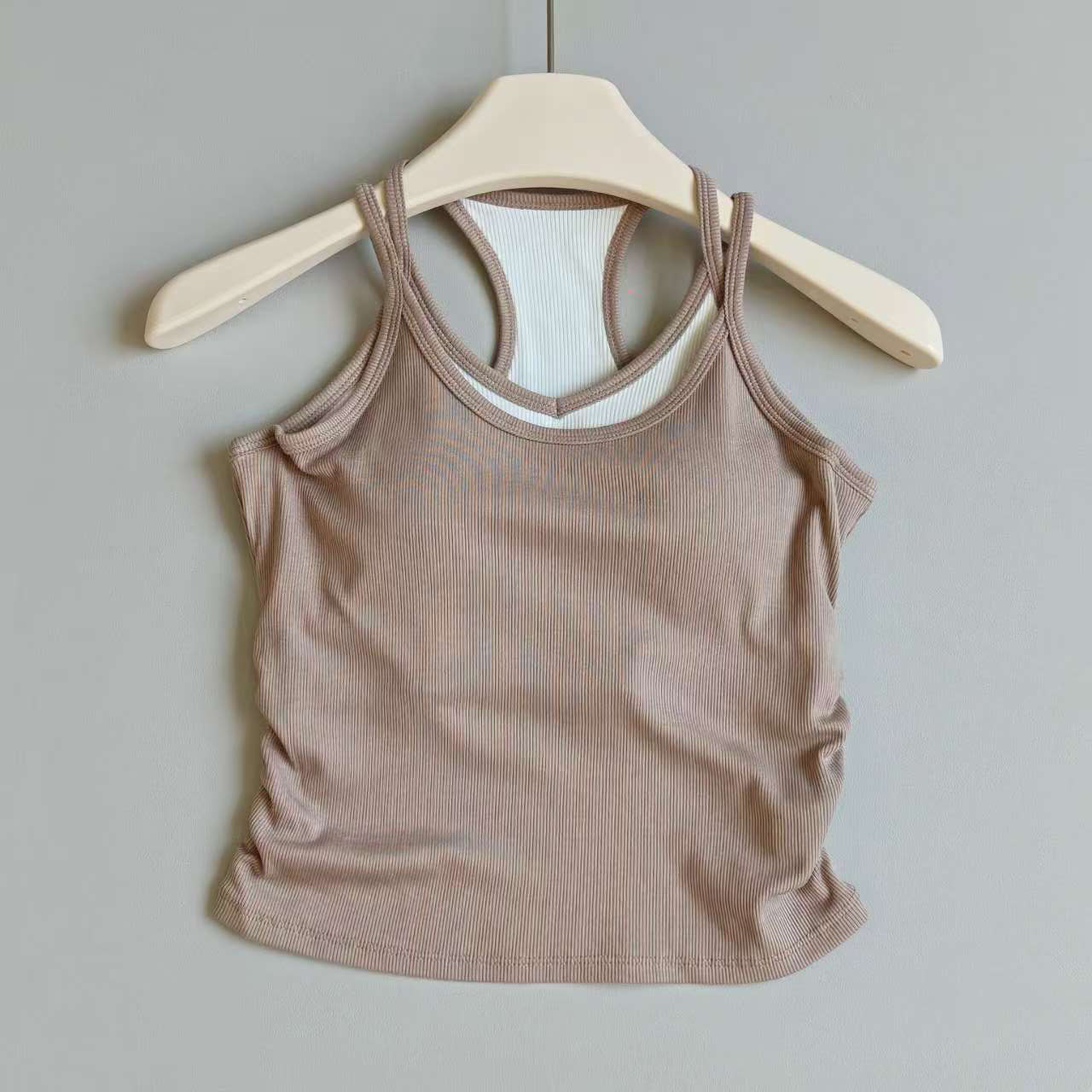 Yogavest met contrasterende kl - Yoga Fitness Matte recensie en prijs
