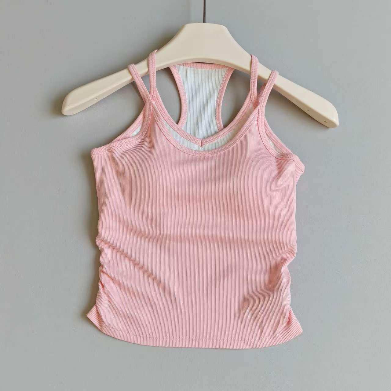 Yogavest met contrasterende kl - Yoga Fitness Matte recensie en prijs