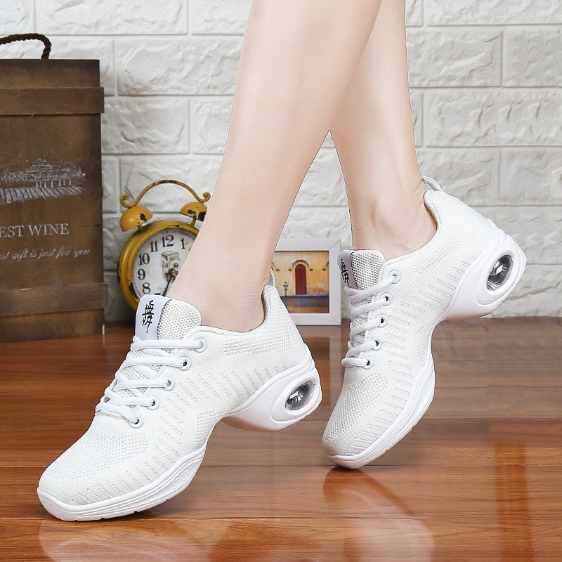 Ademende danssneakers voor dam - Zumba & Yoga Fitness By Anushree Pune Reviews recensie en prijs