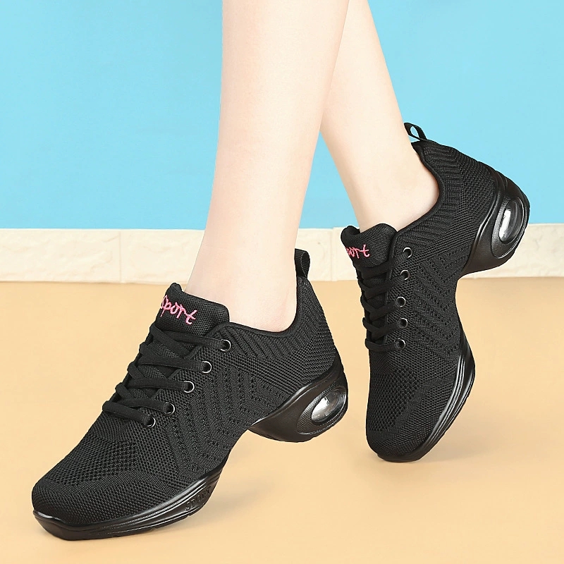 Ademende danssneakers van mesh - Zumba & Yoga Fitness By Anushree Pune Reviews recensie en prijs